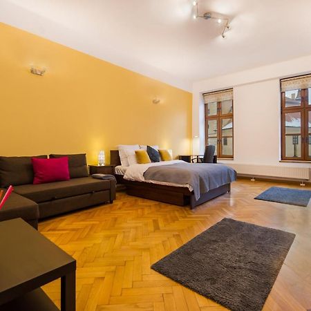 Council Square Estate Apartment *Bull'S Eye* Μπρασόβ Εξωτερικό φωτογραφία