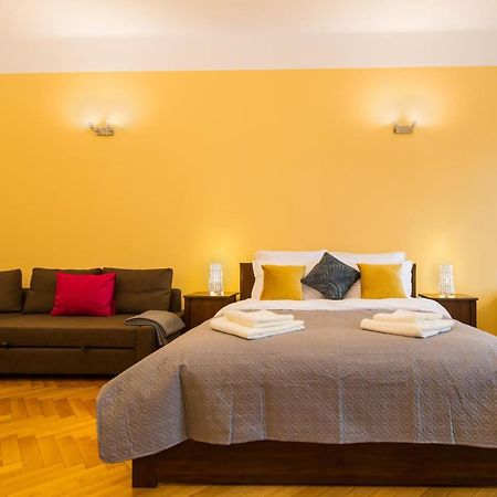 Council Square Estate Apartment *Bull'S Eye* Μπρασόβ Εξωτερικό φωτογραφία