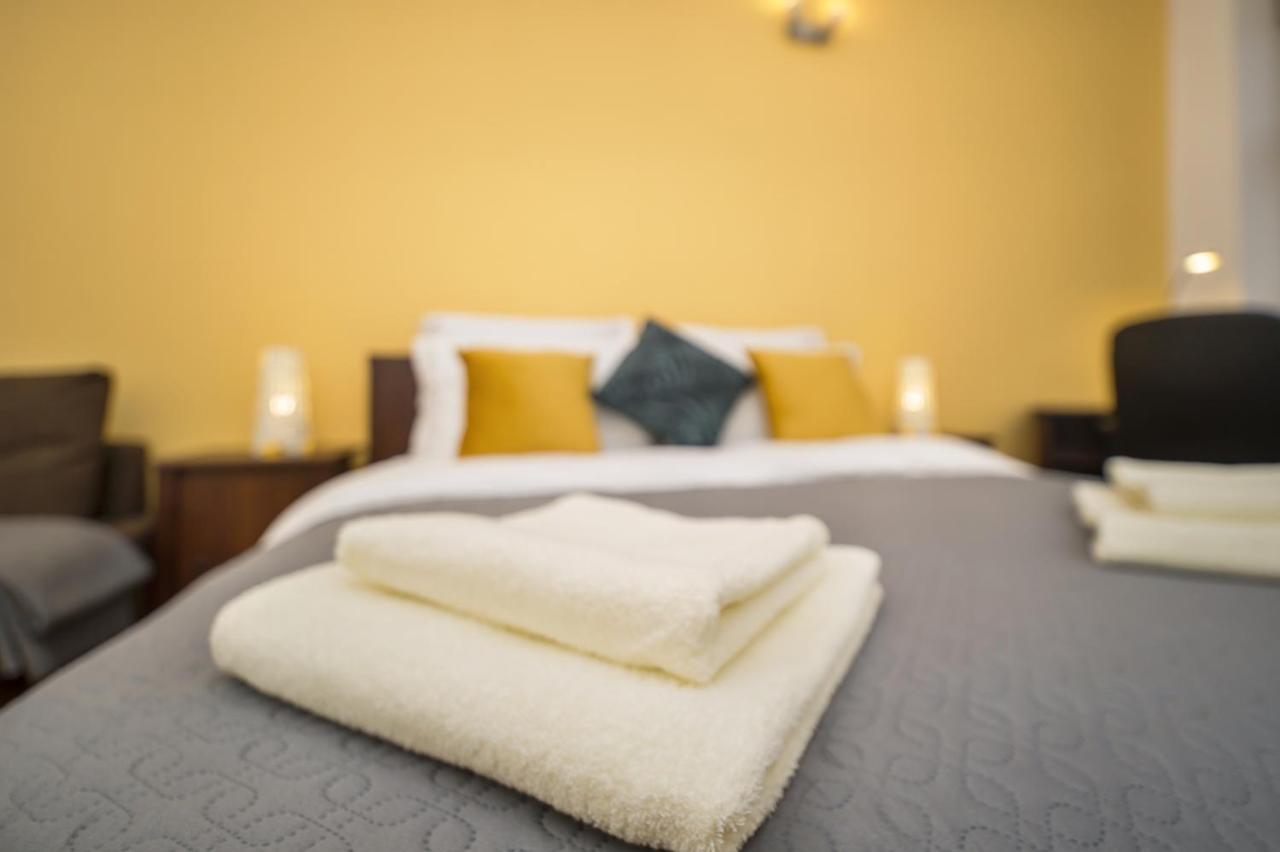 Council Square Estate Apartment *Bull'S Eye* Μπρασόβ Εξωτερικό φωτογραφία
